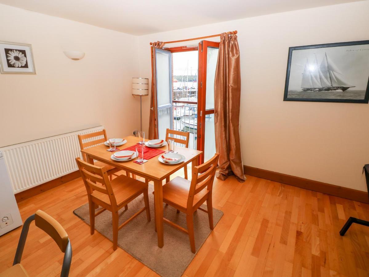 15 Sovereign House Daire Milford Haven Dış mekan fotoğraf