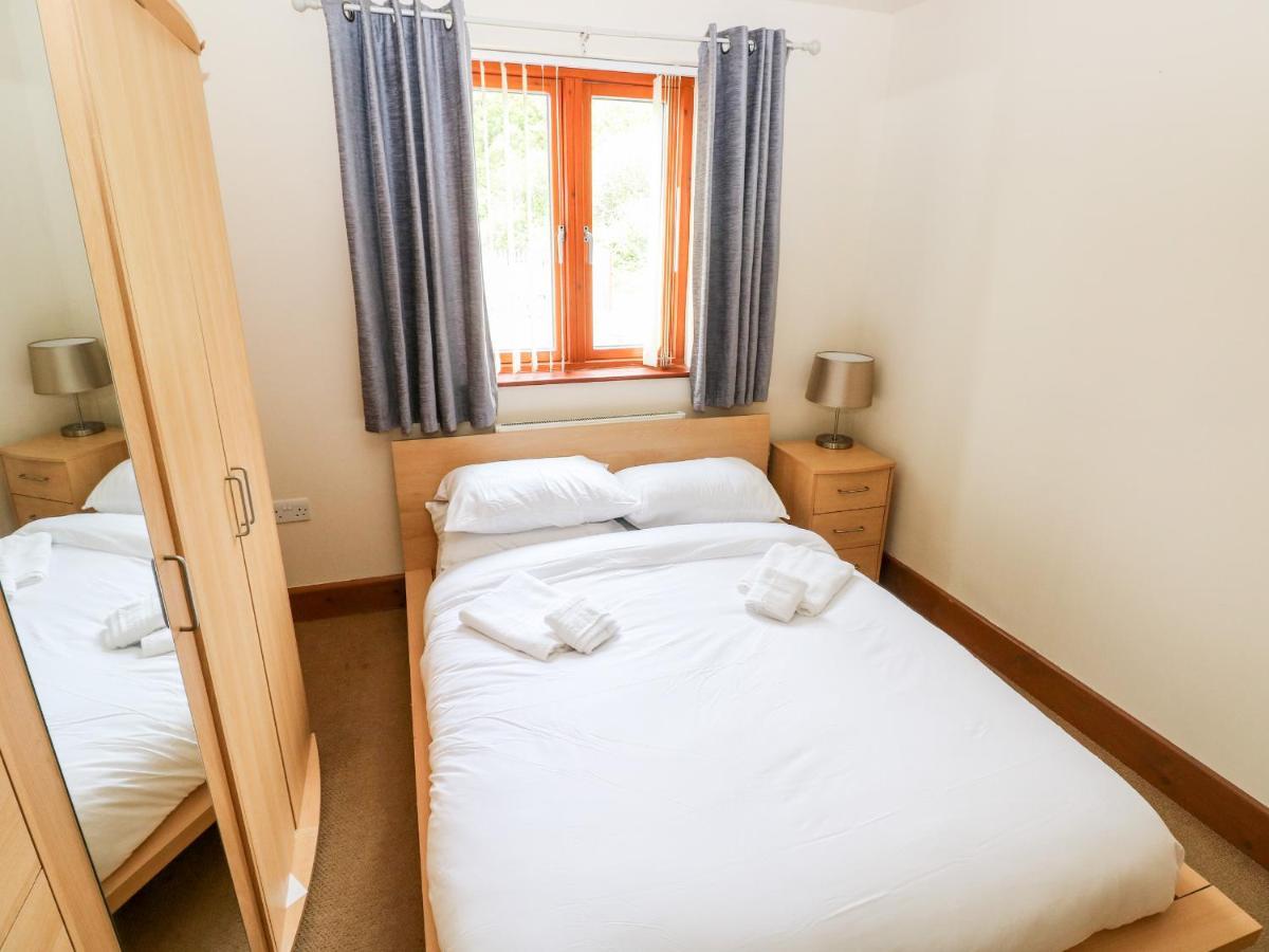 15 Sovereign House Daire Milford Haven Dış mekan fotoğraf