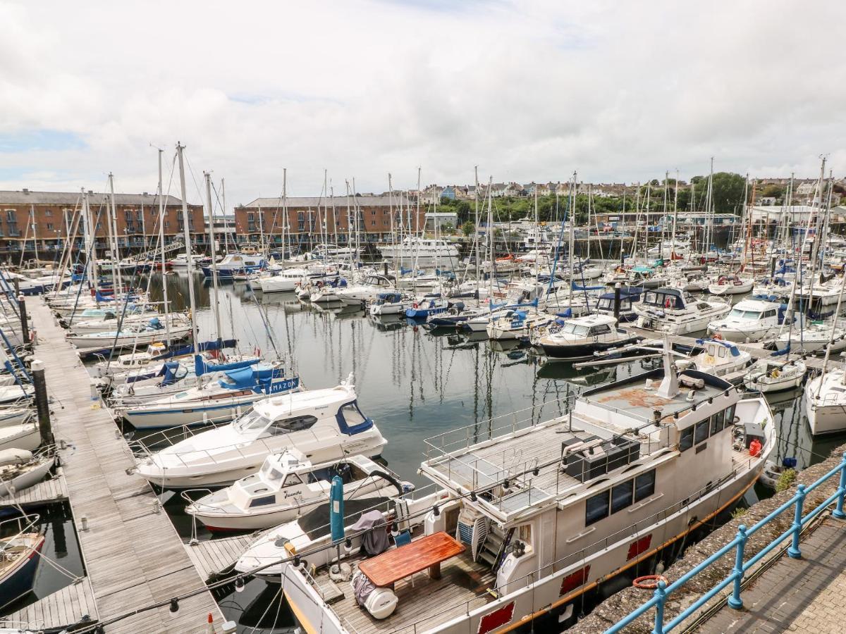 15 Sovereign House Daire Milford Haven Dış mekan fotoğraf