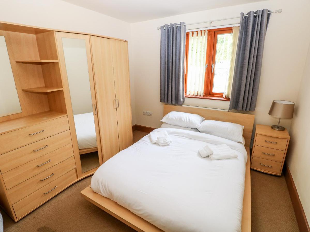 15 Sovereign House Daire Milford Haven Dış mekan fotoğraf